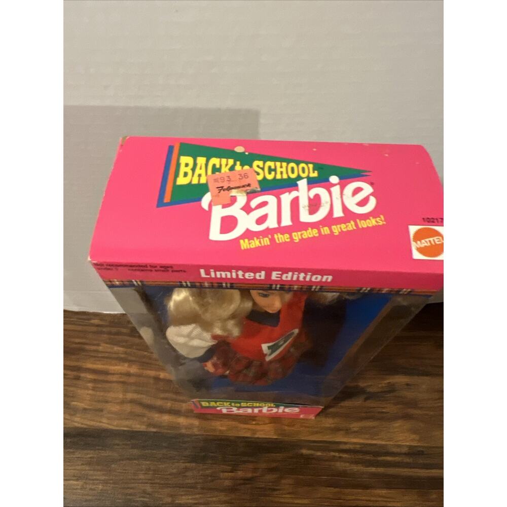 1992 Mattel Back To School Barbie Special Edition #10217 NIB Cheerleader - Picture 3 of 6
